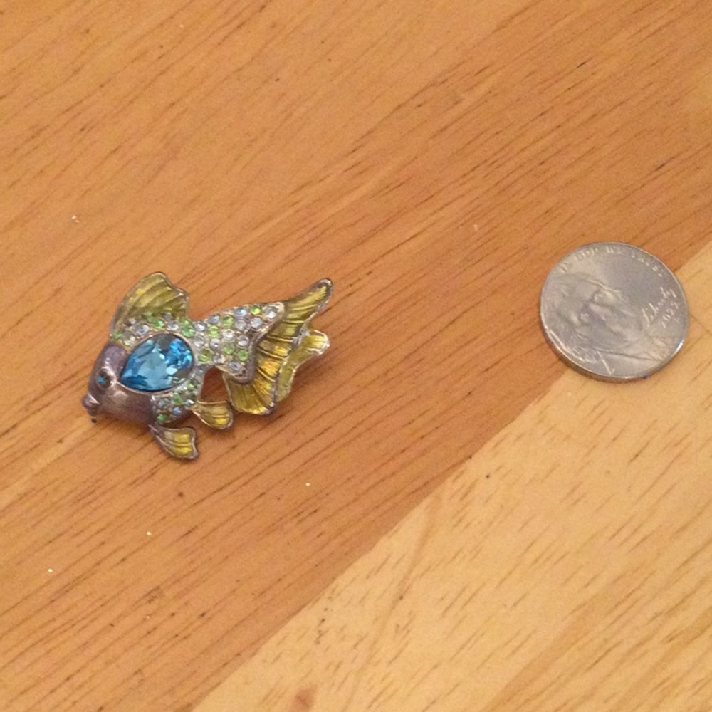 Fish pin